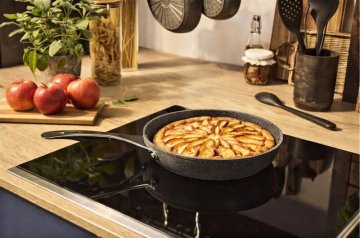 Jednoduchý jablečný koláč z pánve