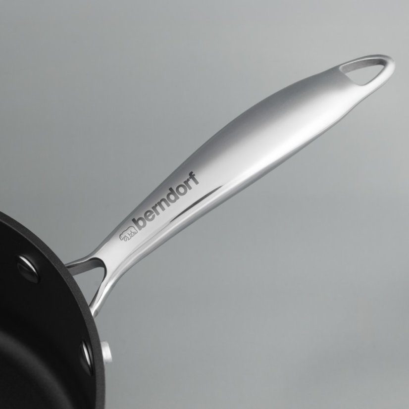 Rendlík s ručkou 20 cm BLACK LINE