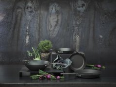 Objavte čaro varenia s oceľovými panvicami Black Iron